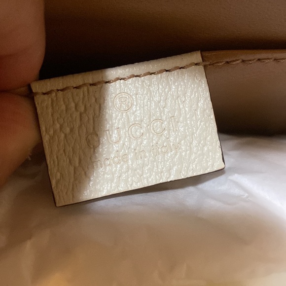 Gucci Padlock Small Berry Shoulder Bag - Picture 5 of 8